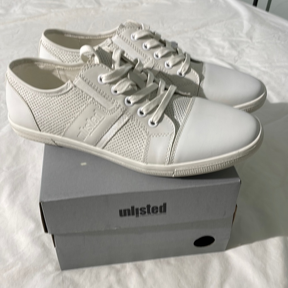 New In Box Unlisted by Kenneth Cole White Shiny Crown Sneakers (US9.5, EU42.5)